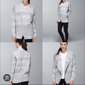 Lululemon Mula Bundle Wrap